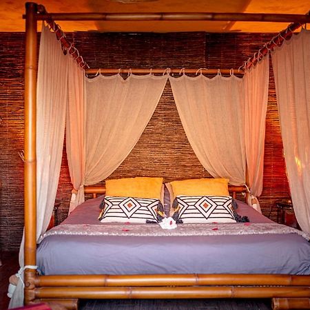 Bed and Breakfast Domaine De La Croix Du Vexin Themericourt Exterior foto