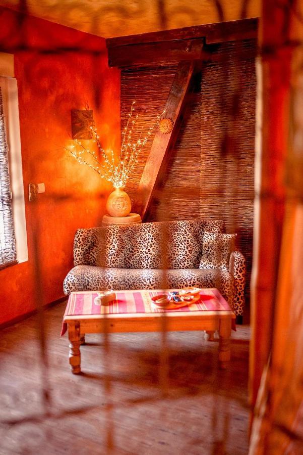 Bed and Breakfast Domaine De La Croix Du Vexin Themericourt Exterior foto